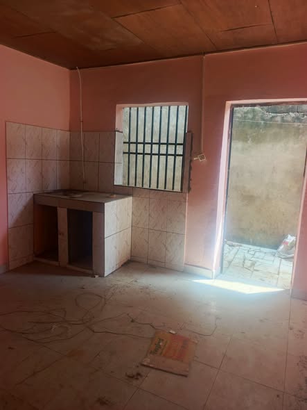 Chambre moderne à louer à Emana, Yaoundé