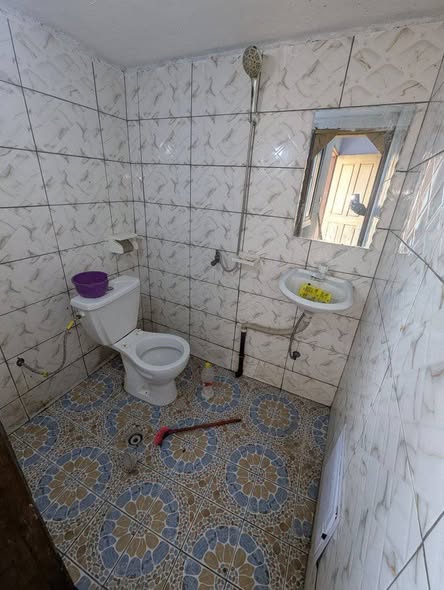 Grande chambre à louer à Makepe
