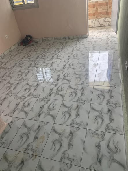 Chambre moderne à Yassa - Nouvellement construite