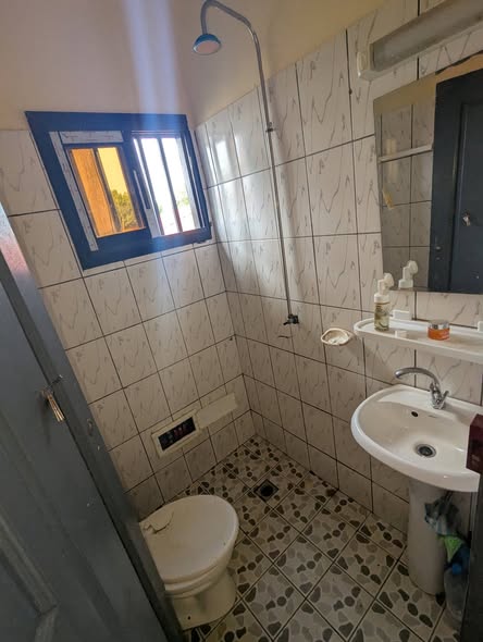 Chambre moderne à Nkolnda