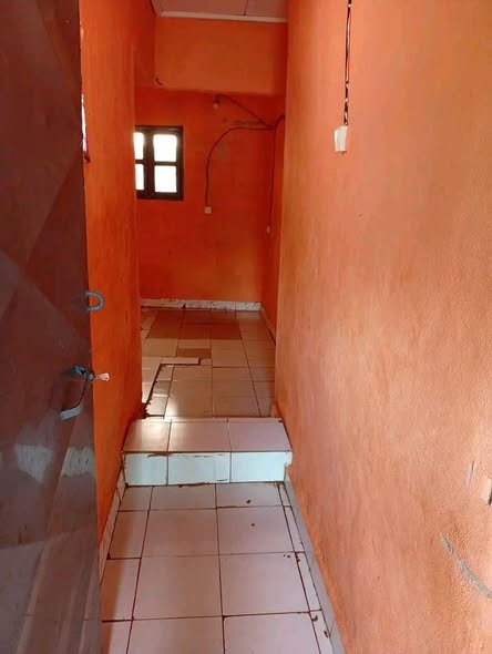 Chambre douche à louer - Akwa, Douala