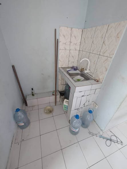 Grande chambre à louer à Makepe - 45 000 XAF/mois
