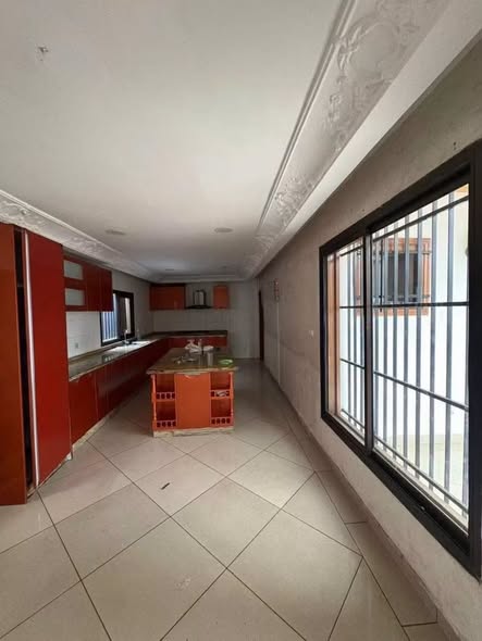 Villa 4 chambres à louer - Bonapriso, Douala