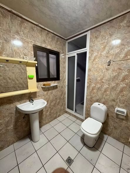 Villa 4 chambres à louer - Bonapriso, Douala