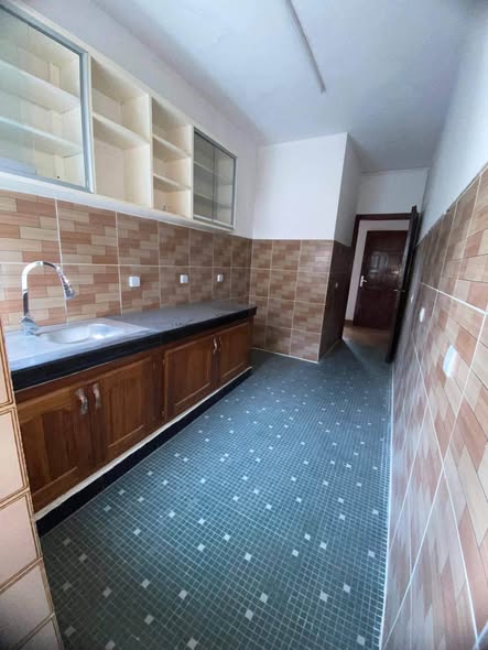Appartement haut standing 3 chambres – Bonapriso, Douala