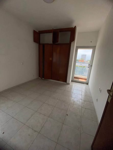 Appartement haut standing 3 chambres – Bonapriso, Douala