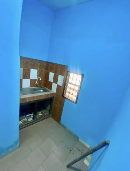 Chambre moderne à louer - Titi Garage