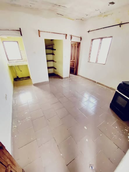 Vaste chambre moderne à louer - Obili, Yaoundé