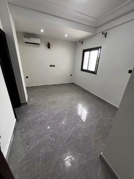 Appartement 2 Chambres à Louer - Bali, Douala