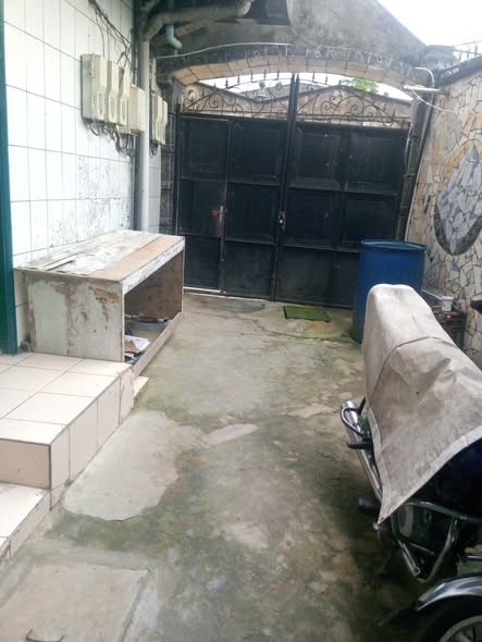 Chambre moderne à louer à Nyalla, Douala