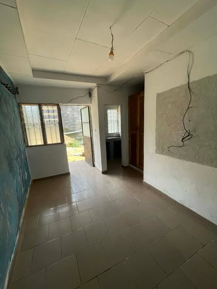 Vaste chambre à louer - Logbessou