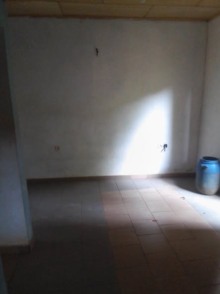 Chambre à louer à Nkolbong (Douala)