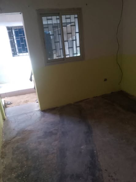 Grande chambre moderne à louer - Nyalla, Douala
