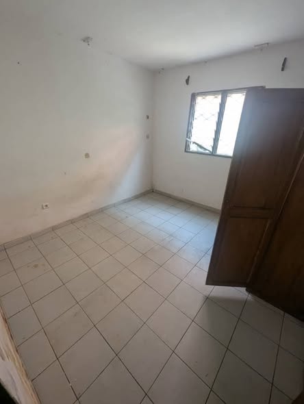 Appartement à louer - Cité des Palmiers, Douala