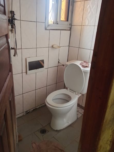 Grande chambre moderne à louer - Nkomo, Yaoundé