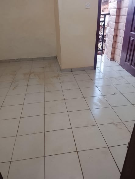 Chambre moderne à louer à Mimboman