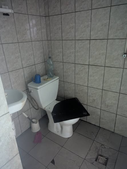 Chambres douche cuisine à louer - Logpom, Douala