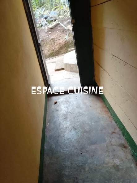 Chambre semi-moderne 3 pièces - Ngousso, Yaoundé