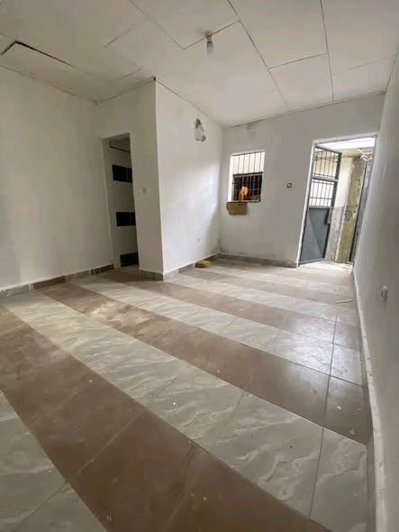 Vaste chambre moderne à louer à Nyalla