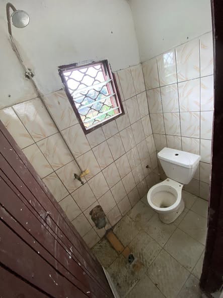 Chambre moderne à louer à Logbaba