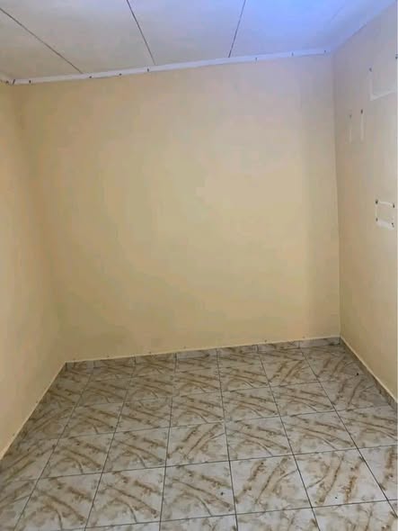 Chambre moderne à Biteng