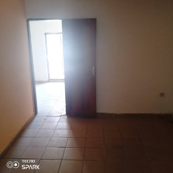 Studio disponible à Nlongkak Camp Sic