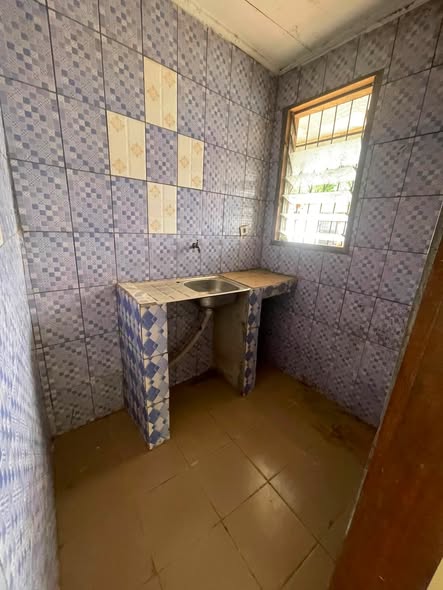 Appartement moderne en réfection - PK 13 Douala - 2 chambres - 40 000 FCFA/mois