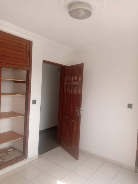 Appartement à louer à Akwa