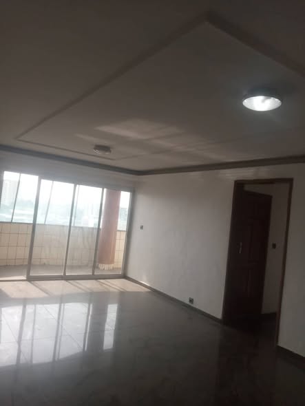 Appartement à louer à Akwa