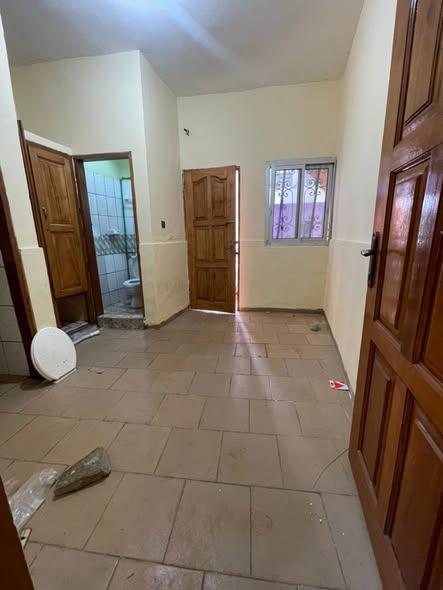 Chambre moderne à louer près de l'École de Police, Yaoundé